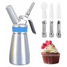 Distributeur de crème fouettée en acier inoxydable de 250 ml avec 3 embouts décoratifs et 1 brosse de nettoyage pour crèmes et sauces, argent