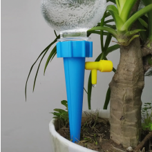 Kit di irrigazione a goccia da 24 pezzi, sistema di irrigazione automatico fai-da-te per piante con dispenser per giardino domestico, intern