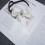 (WhiteBackStrap)Mädchen Spitzenfliege mit Perlenverzierungen für modische Winteraccessoires 1