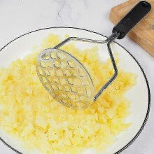 Potato Masher, Stainless Steel Potato Masher, Manual Vegetable Juicer and Potato Press