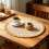 (White)Weiße Fransen Jute Untersetzer mit Blumenmuster für Wohnzimmer und Abendessen 5