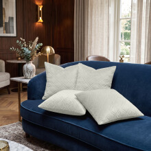 (4X, WHITE) Premium Diamond Design Velvet Filled Cushion