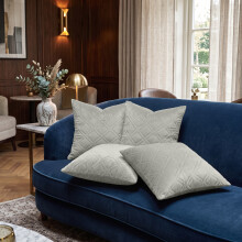(4X, SILVER) Premium Diamond Design Velvet Filled Cushion