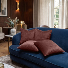 (4X, BURGUNDY) Premium Diamond Design Velvet Filled Cushion