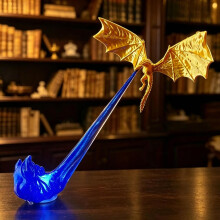 Drakenboekenplankhoekje met lampje, 3D-geprint fantasiebeeldje met gespreide vleugels_Verjaardagsca