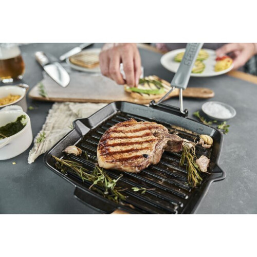 STAUB 24cm CAST IRON SQUARE GRILL PAN WITH PURING SPOUT, BLACK 2