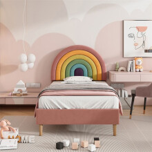 Cama infantil acolchada 90x200 cm en terciopelo rosa con somier de lamas y cabecero ajustable.