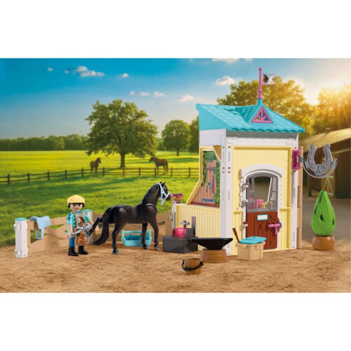 PLAYMOBIL PLAYMOBIL I love horses 72131 Small Stable with Blacksmith 1