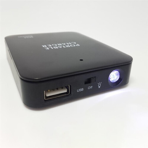 Carregador Externo USB para 4 Pilhas AA, Dispositivo USB com Porta USB e Lanterna 2