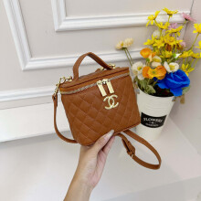 (Brown) Small fragrant rhombus cosmetic bag