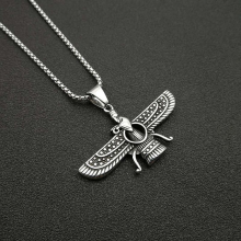 Persische Farvahar-Halskette mit zoroastrischem Flügelanhänger aus Edelstahl für Herren, Vintage-Schmuck aus Persien und der Pahlavi-Re