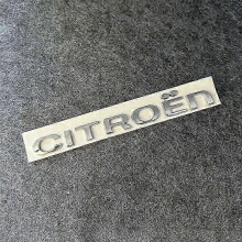 Emblemy vozidiel Citroen C4 2026, nálepky s písmenami na kapotu, prednú časť karosérie, kufor a zadné dvere, tuningové stylingové dopln