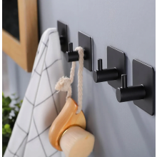 Crochets porte-serviettes adhésifs, sans perçage, en acier inoxydable, pour salle de bain, lot de 4, noir.