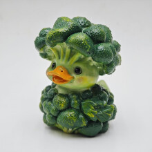 (7.3cm) Cute Vegetable Duck Resin Figurine Broccoli Shape Duck Ornament for Home Entryway Desk Decor Green