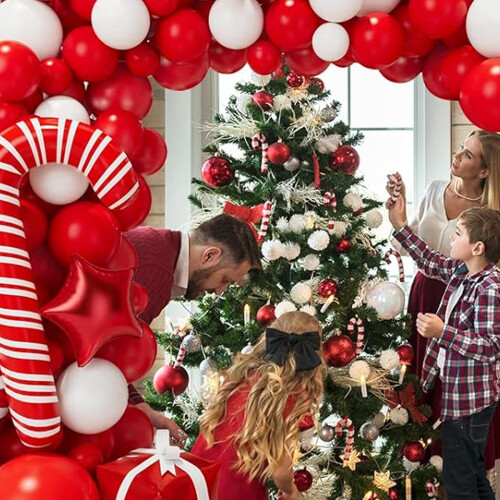 Christmas Balloon Wreath Set with Santa Arch Backdrop 1
