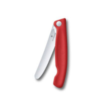Käytännöllinen sveitsiläinen veitsi - VICTORINOX - 6.7831.FC1 (Swiss Classic) - Sahalaitainen terä - Punainen PP-kahva - Kompakti 42 g
