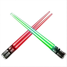 Nuevo juego de palillos luminosos con forma de sable de luz, 2 pares, rojo y verde.