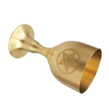 Hochstieliger Kelch aus Messing, Symbolik für besondere Anlässe, mehrfarbiges Fünf-Sterne-Muster