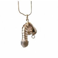 Creatieve en speelse hangerketting voor vrouwen en meisjes in een elegante, alledaagse cadeaustijl.