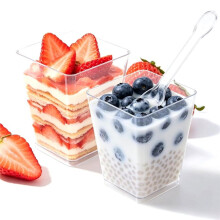 50 Coppette da Dessert In Plastica - Coppette Trapezoidali Trasparenti con 50 Cucchiaini, Ideali per Feste, Catering e Buffet.