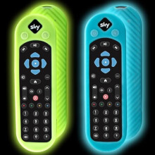 2 szt Etui do Sky Q Pilot głosowy SKY135, Sky Q Touch i Non-Touch Remote Case Sleeve Holder z Anti-Lost Lanyard (Glow Blue+Glow Green)