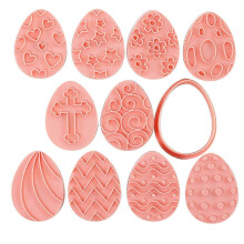Lot de 10 moules à biscuits en plastique à motifs de dessins animés.