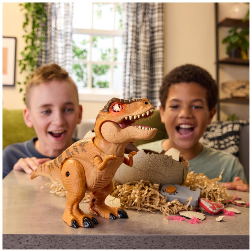 Primal Hatch Jurassic World Interactive Toy Dinosaur  Egg Hatch  Train your 2