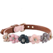 Collier en cuir PU à motif floral et cristaux marguerite, ajustable pour chats, petits et moyens chiens, idéal pour les promenades et les fêtes.