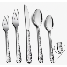 Ensemble de couverts en acier inoxydable avec manches martelés, finition miroir, compatible lave-vaisselle, idéal pour les repas en famille,