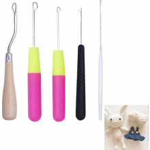 Latch Hook Crochet Needle Set, 5 Sizes Colourful Bent Microring Needles for Hair Extensions and Rug Making