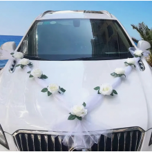 Weißes Hochzeitsauto-Dekorationsset mit Rosengirlande, DIY-Blumen-Autodekoration aus Gaze, 9 Rosen, 2 x 1,6 m