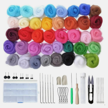 Kit de 40 couleurs de laine à feutrer avec aiguilles et outils pour feutrage à sec et humide, idéal pour les loisirs créatifs.