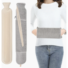 Borsa dell'acqua calda lunga con rivestimento in pile, scaldamani indossabile da 2 litri, impacco termico in peluche grigio per uomo e donna