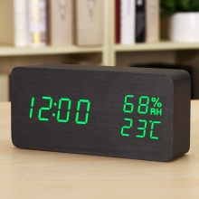 Digitale LED-wekker van hout met datum, temperatuur, luchtvochtigheid, kalender, oplaadbaar, 3 helderheidsinstellingen