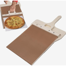 Pizzasnijplank met uitschuifbare pizzaschep en handvat, antiaanbaklaag voor gemakkelijk thuisbakken.