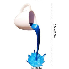 Tasse à café décorative pour la cuisine, statue artisanale en résine représentant une tasse à café flottante avec un liquide versé magi