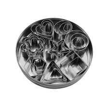 24-teiliges Ausstechformen-Set aus Edelstahl in verschiedenen Formen – ideal zum Backen und für Gebäck.