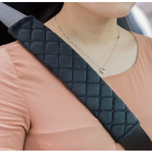 Hochwertige Autositzgurtpolster, 2er-Pack weiche Schultergurtkissen für komfortables Reisen, Schwarz