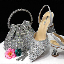 (40, sliver) Ensemble chaussures et sac pour femme, de conception italienne haut de gamme et fait main, dans des couleurs assorties