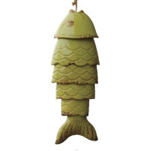(yellow) Carillon éolien suspendu en métal représentant une carpe colorée en forme de poisson, pour terrasse ou jardin.