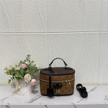 (Brown) Retro style box handbag