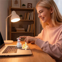 20 Pezzi Portachiavi A Forma di Capretta con Pulsante Ricaricabile, Giocattolo Antistress con Suono e Luce LED Colorata, Simpatico Gadget per Adulti