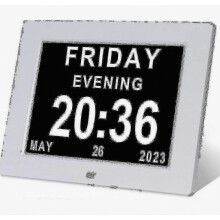 Horloge numérique grand format pour seniors avec affichage du jour et de la date, luminosité automatique, multilingue, alarmes pour la