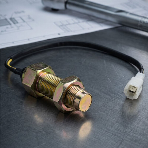 Speed Sensor  Speed Revolution Sensor 4938613 C4938613 for  4BT3.9 6BT5.9  Engine 2