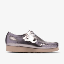 (Standard, 7 (Adults')) Wallabee 2604 Silver Patent