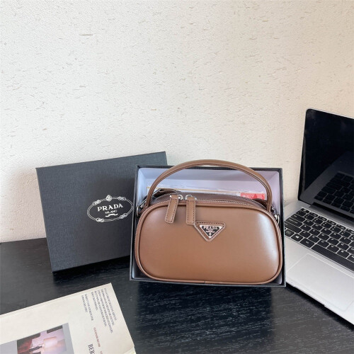 (Brown) Sweet and cool style topstitched small square box bag