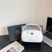 (White) Sweet and cool style topstitched small square box bag