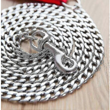 Anti-bijt hondenriem met trekstang, ijzeren ketting en anti-snijschuim, geschikt voor kleine, middelgrote en grote honden. Metalen hondenriem VTL.