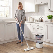 HOMCOM Mop and Bucket Set, Flat Mop and Bucket System with Wringer, White
