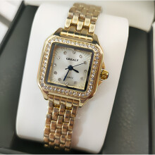 (Golden surface of the drill bit) Women's Classic Square Quartz Watch, Gold Metal Bracelet Band, Roman Numeral Dial Analog Wristwatch